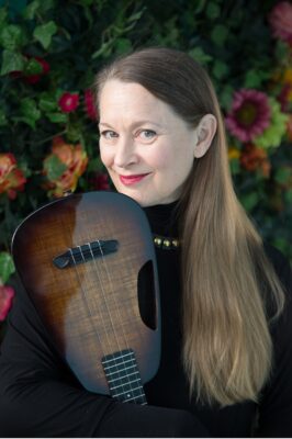 heidi swedberg with her ukulele